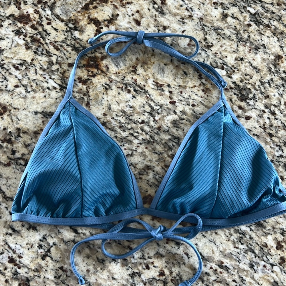 Tag cut out.  Size small